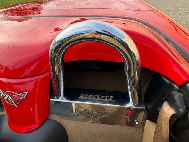 Used 2002 Chevrolet Corvette Convertible w/ Preferred Equipment Group2 RWD image 23