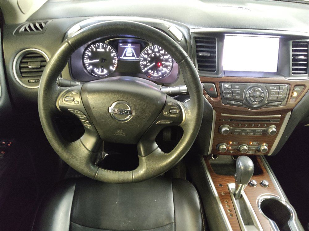 Used 2017 Nissan Pathfinder Platinum FWD image 22
