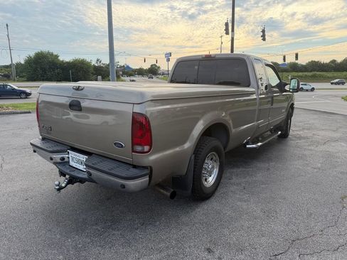 Used 2003 Ford F250 XL RWD image 3