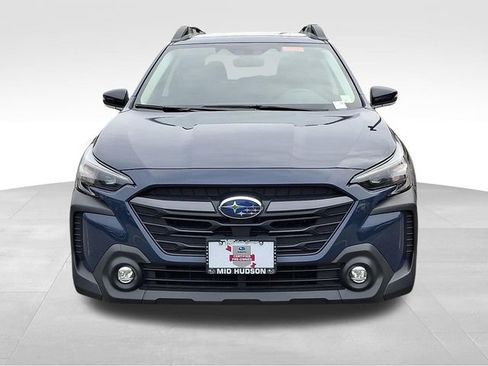Used 2025 Subaru Outback Premium AWD/4WD image 2