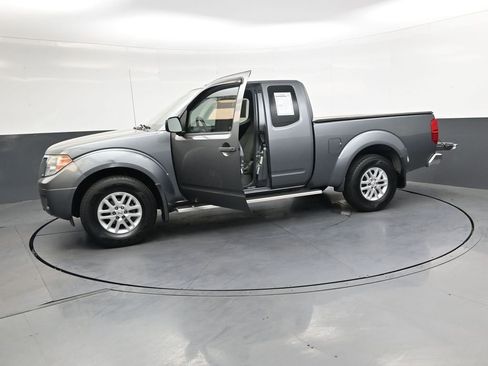 Used 2018 Nissan Frontier SV RWD image 38