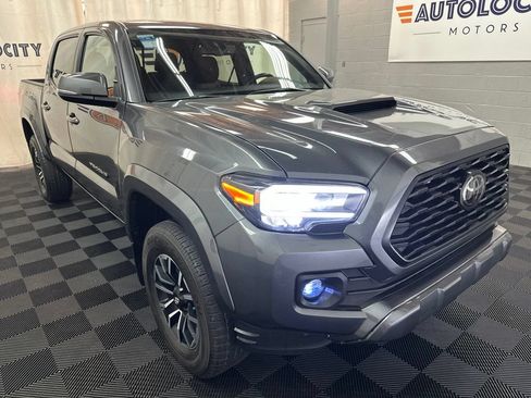 Used 2023 Toyota Tacoma TRD Sport w/ Technology Package AWD/4WD image 2