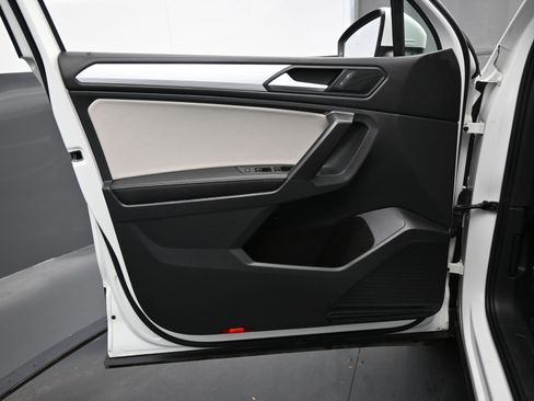 Used 2023 Volkswagen Tiguan S image 10