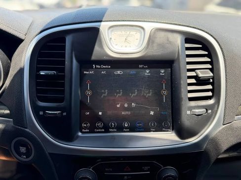 Used 2019 Chrysler 300 Limited RWD image 50