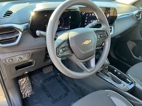 Used 2025 Chevrolet TrailBlazer LT AWD/4WD image 19