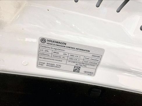 Used 2024 Volkswagen Jetta SE w/ Panoramic Sunroof Package FWD image 30