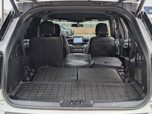 Used 2020 Ford Explorer XLT w/ Equipment Group 202A image 27