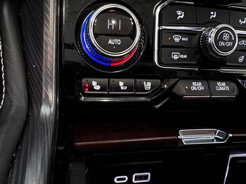 Certified 2024 GMC Yukon Denali Ultimate image 25