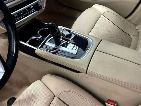 Used 2019 BMW 750i xDrive w/ Executive Package image 17