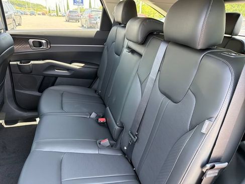 New 2026 Kia Sorento S FWD image 19