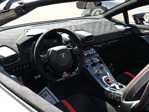 Used 2018 Lamborghini Huracan Performante image 51