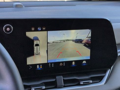 Certified 2025 Chevrolet Equinox LT w/ Convenience Package II image 12