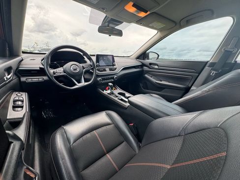Used 2020 Nissan Altima 2.5 SR FWD image 7