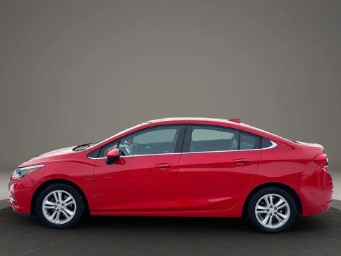 Used 2017 Chevrolet Cruze LT w/ Convenience Package FWD image 6