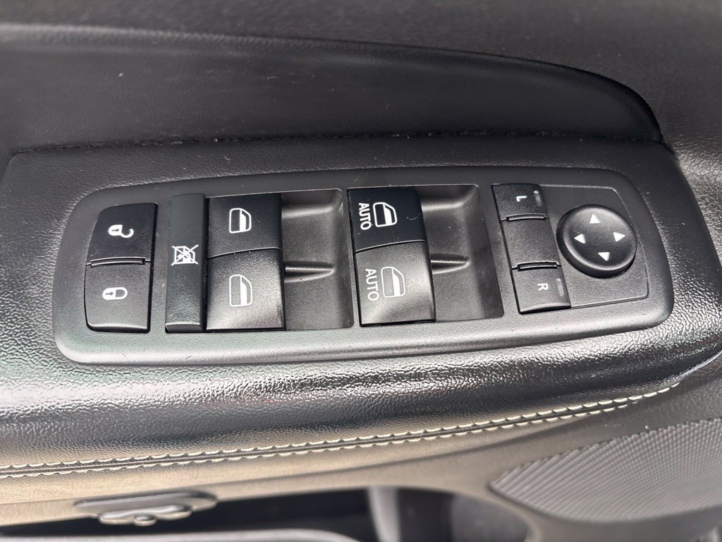 Used 2017 Jeep Grand Cherokee Limited AWD/4WD image 17