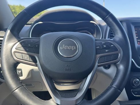 Used 2021 Jeep Cherokee Latitude Plus AWD/4WD image 15