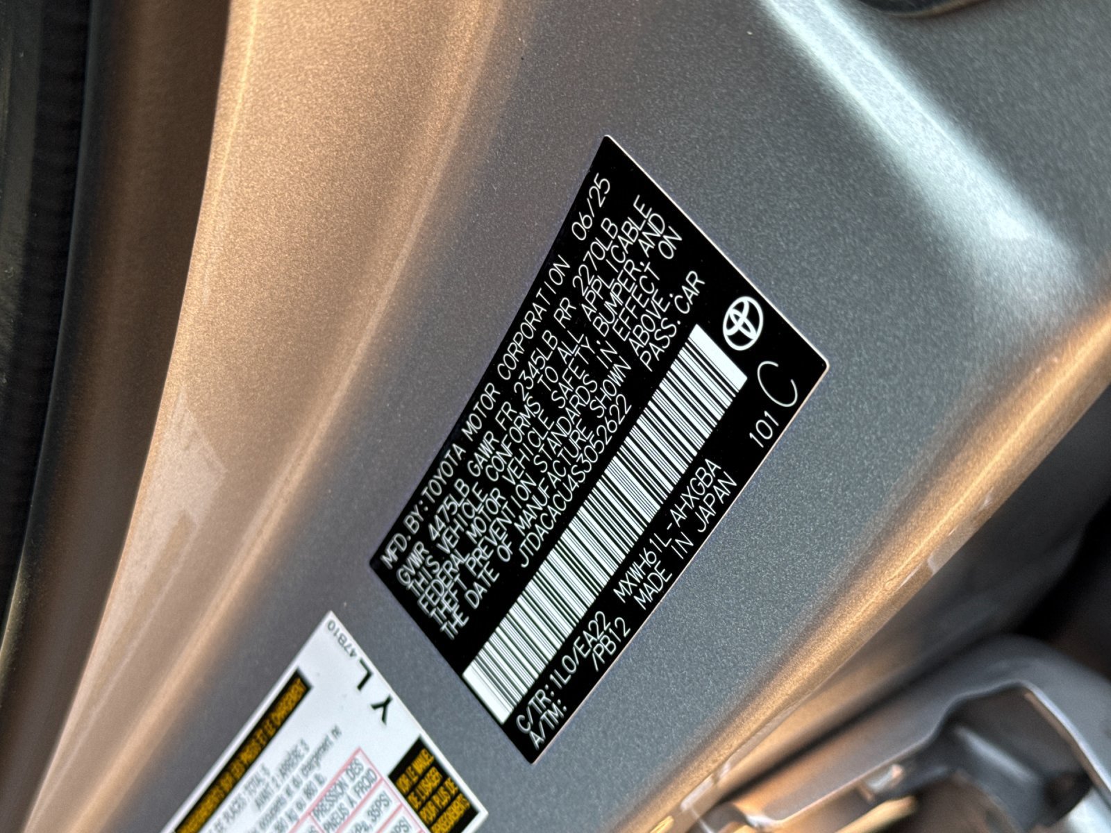 Used 2025 Toyota Prius Plug-In Hybrid FWD image 29