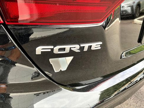 Certified 2023 Kia Forte LXS w/ LXS Technology Package image 25