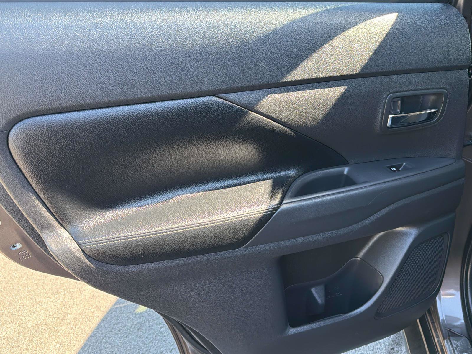 Used 2017 Mitsubishi Outlander SEL FWD image 23
