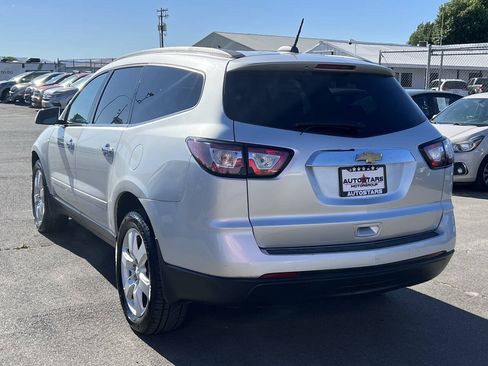 Used 2017 Chevrolet Traverse LT w/ Style and Technology Package AWD/4WD image 4