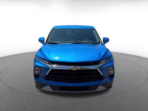 Used 2025 Chevrolet Blazer LT FWD image 3