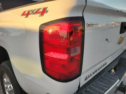 Used 2015 Chevrolet Silverado 2500 LT w/ LT Convenience Package image 7