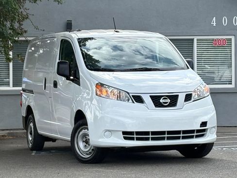 Used 2020 Nissan NV200 S image 3