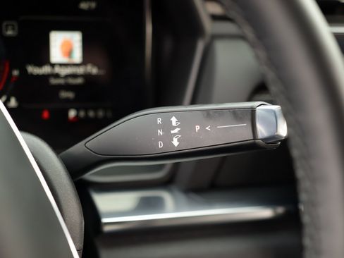 Used 2025 GMC Terrain Elevation image 20