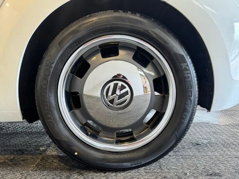 Used 2016 Volkswagen Beetle 1.8T SE FWD image 33