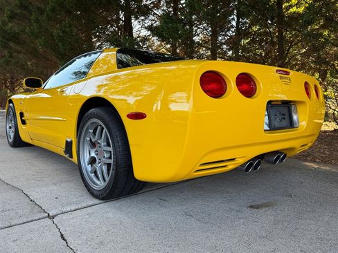 Used 2003 Chevrolet Corvette Z06 w/ Memory Package, 3 Drivers image 23