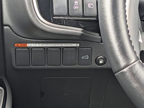 Used 2019 Mitsubishi Outlander SEL AWD/4WD image 21