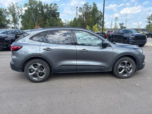 Used 2025 Ford Escape ST-Line FWD image 6