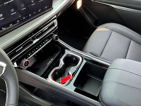 New 2025 Chevrolet Traverse LT w/ Driver Confidence Package image 8