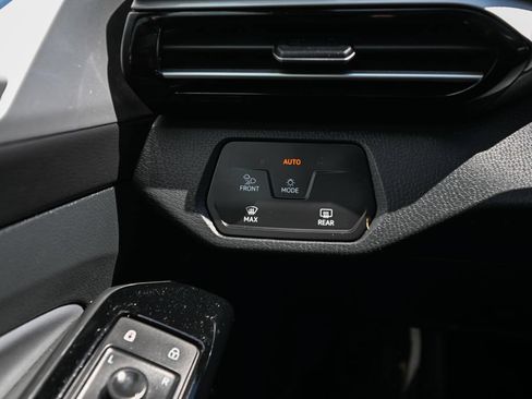 Used 2023 Volkswagen ID.4 Pro S RWD image 38