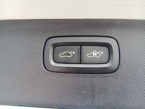 Used 2022 Volvo XC90 T5 Momentum AWD/4WD image 8
