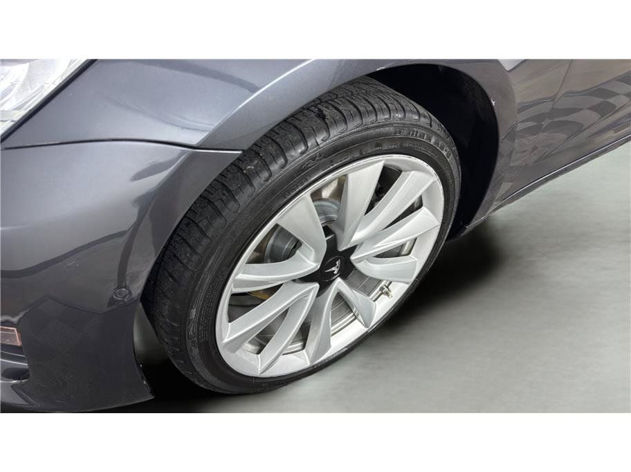 Used 2018 Tesla Model 3 Long Range RWD image 41