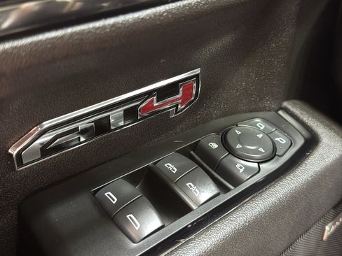 Used 2025 GMC Sierra 1500 AT4 w/ AT4 Preferred Package AWD/4WD image 39