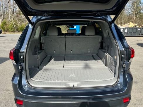 Used 2018 Toyota Highlander XLE image 15