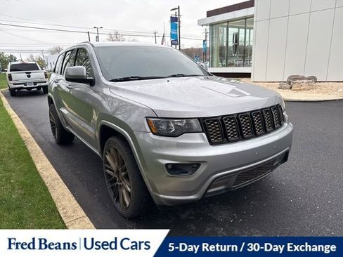 Used 2018 Jeep Grand Cherokee Altitude image 1