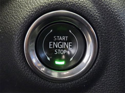 Used 2019 GMC Sierra 1500 AT4 w/ Off Road Performance Package image 22