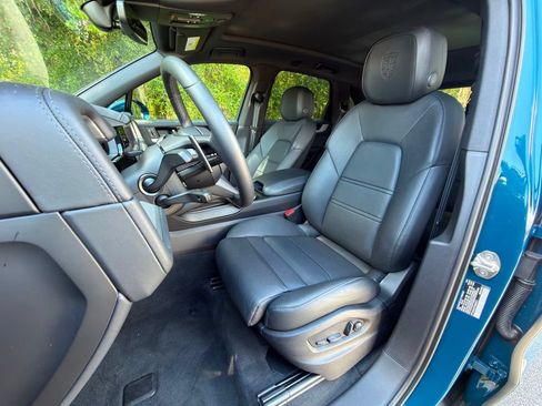 Certified 2026 Porsche Cayenne AWD/4WD image 5