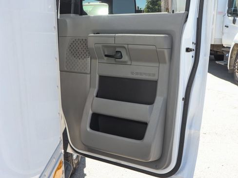 Used 2024 Ford E-450 and Econoline 450 Super Duty w/ Power Windows & Locks Group RWD image 35