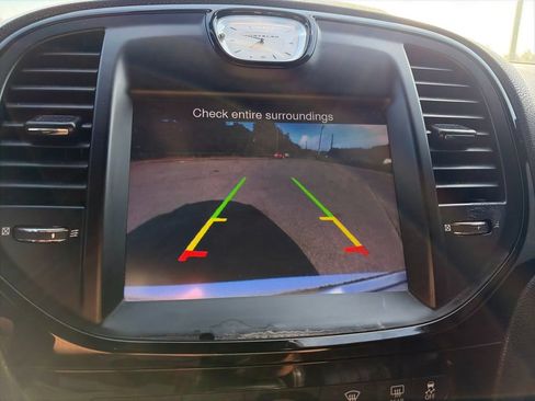 Used 2014 Chrysler 300 S RWD image 21