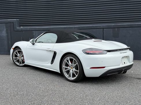Certified 2017 Porsche 718 Boxster S RWD image 3