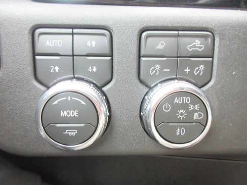 New 2026 GMC Sierra 3500 SLE image 17