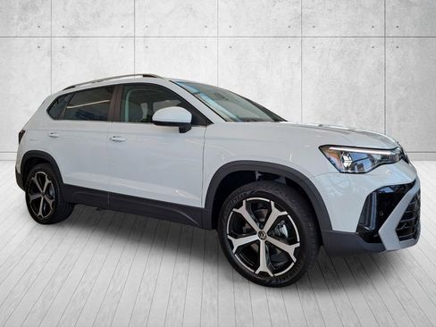 New 2026 Volkswagen Taos SEL AWD/4WD image 2