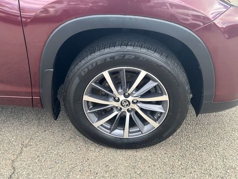 Used 2018 Toyota Highlander XLE image 34