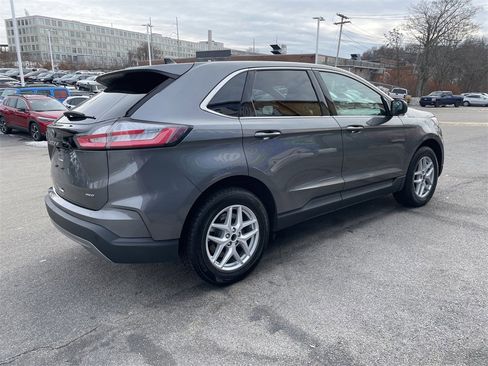 Used 2023 Ford Edge SEL image 8