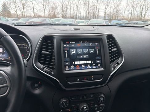 Used 2021 Jeep Cherokee Latitude Lux w/ Comfort/Convenience Group image 14