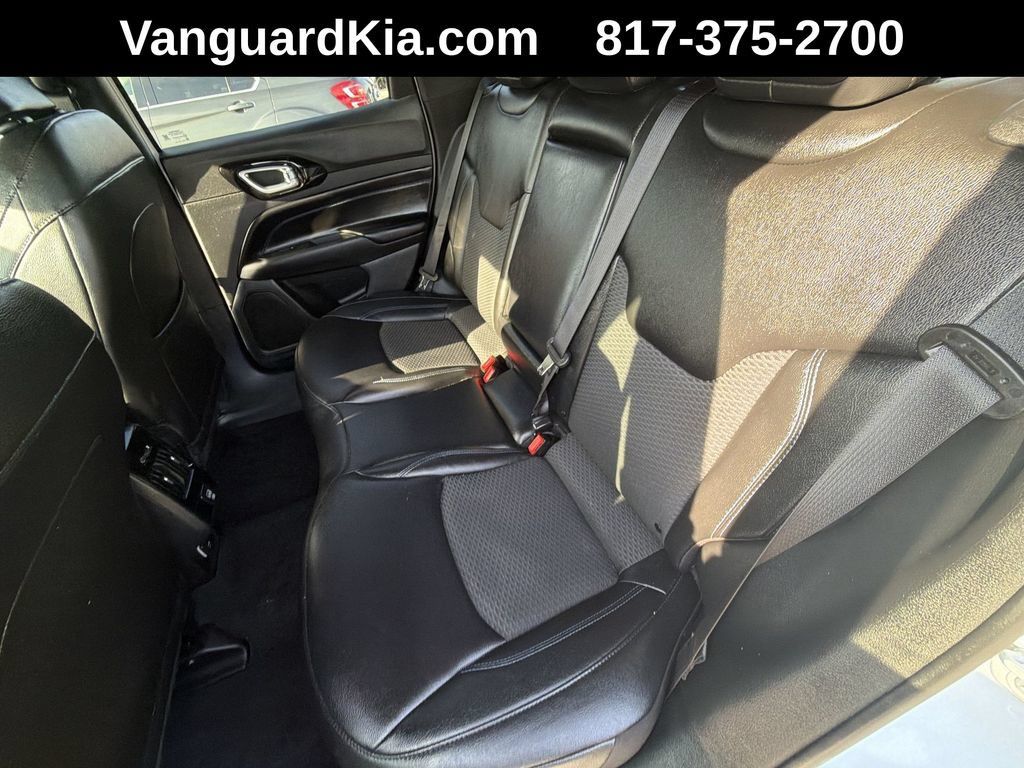 Used 2026 Jeep Compass Latitude AWD/4WD image 26